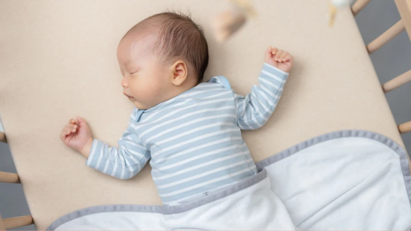 Trẻ có thể mấp máy môi hoặc cử động nhẹ trong khi ngủ