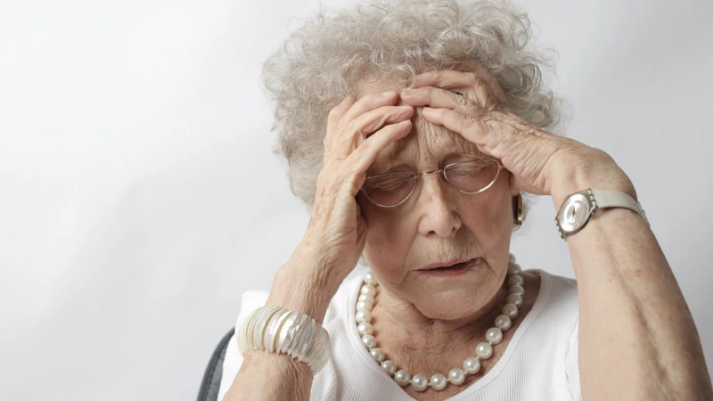 Tuổi tác là yếu tố nguy cơ quan trọng nhất gây bệnh Alzheimer