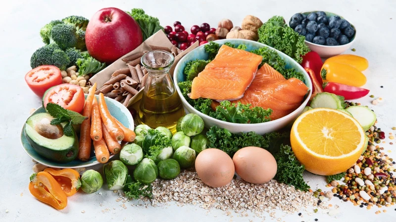 Ăn uống đa dạng để cung cấp đầy đủ năng lượng, vitamin và khoáng chất