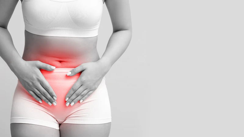 Cảm giác đau quặn thắt hoặc đau nhói ở vùng bụng dưới