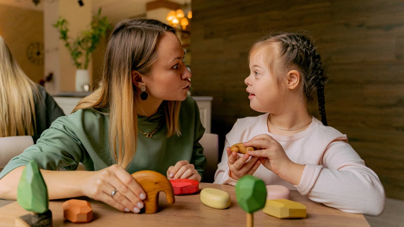 Chăm sóc sức khỏe tâm lý của trẻ là một phần rất quan trọng trong việc quản lý hội chứng AIS