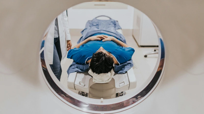Chụp cộng hưởng từ (MRI) vùng não và tuyến yên để đánh giá cấu trúc vùng dưới đồi - tuyến yên và hệ khứu giác