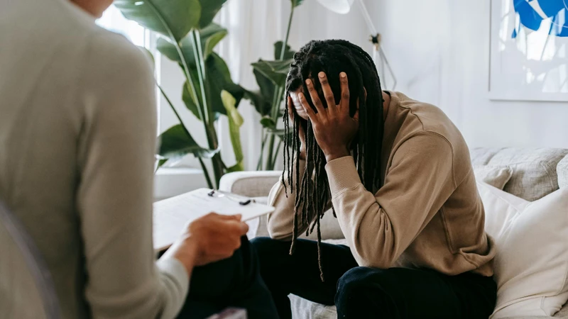 Tư vấn tâm lý và giảm căng thẳng khi người bệnh có sang chấn hoặc stress kéo dài
