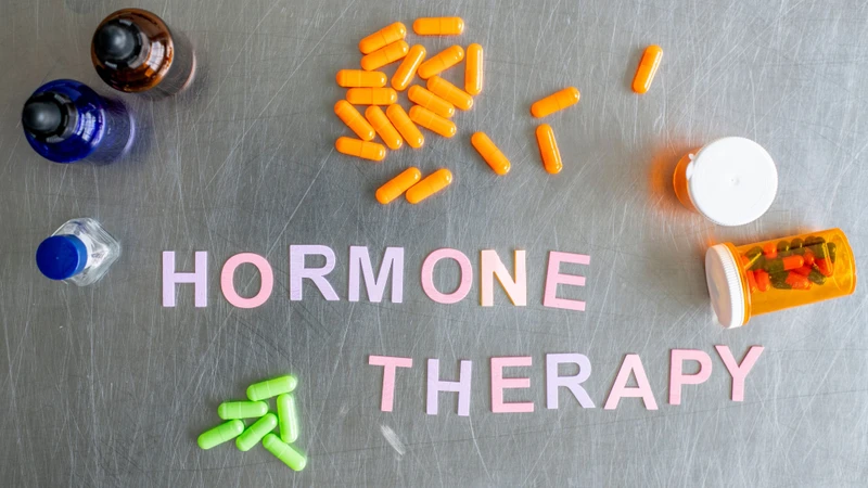 Liệu pháp hormone tăng trưởng tái tổ hợp (rhGH) là phương pháp điều trị quan trọng