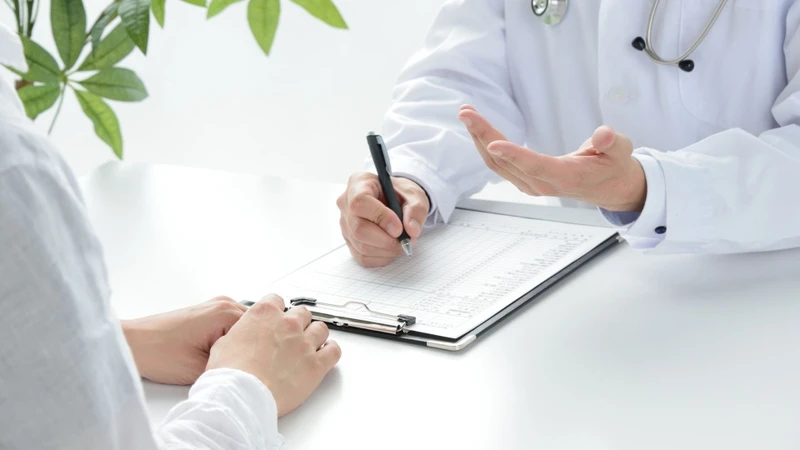 Người thân bậc một của người được chẩn đoán SQTS nên được đánh giá theo hướng dẫn chuyên khoa