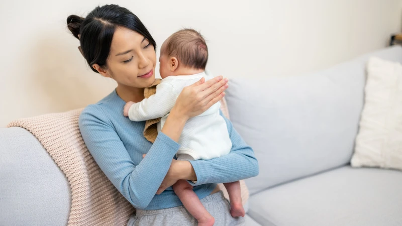 Dù trẻ quấy khóc kéo dài hay khó dỗ, tuyệt đối không rung lắc trẻ vì có thể gây tổn thương não nghiêm trọng