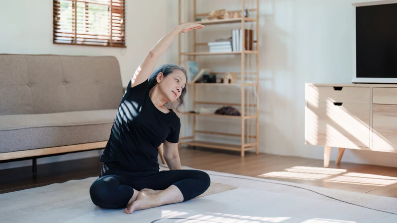Kiểm soát căng thẳng bằng các kỹ thuật thư giãn như hít thở sâu, thiền hoặc thư giãn cơ tiến triển