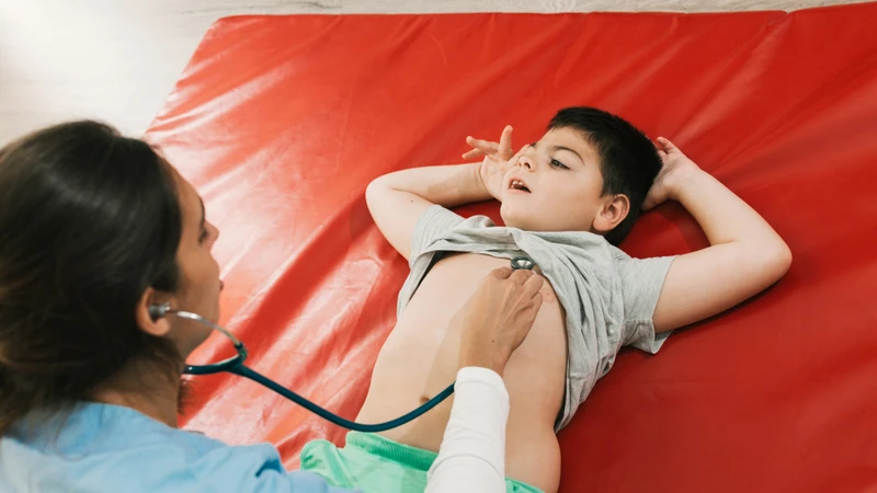 Khả năng diễn đạt bằng lời nói của trẻ mắc hội chứng thiên thần thường bị hạn chế nghiêm trọng