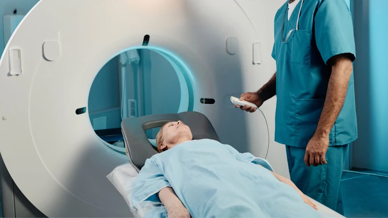 Chụp CT não thường là phương pháp chẩn đoán hình ảnh đầu tiên được thực hiện ở bệnh nhân nghi ngờ đột quỵ cấp