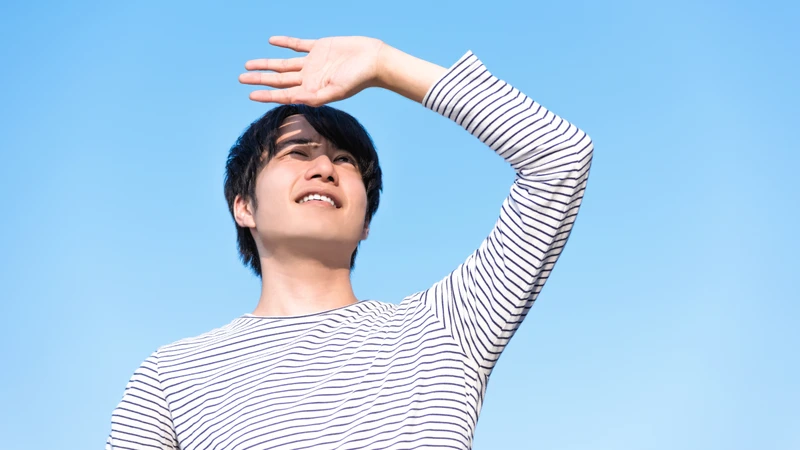 Tiếp xúc kéo dài với tia cực tím gây tổn thương tế bào kết mạc và thúc đẩy quá trình hình thành mộng mắt