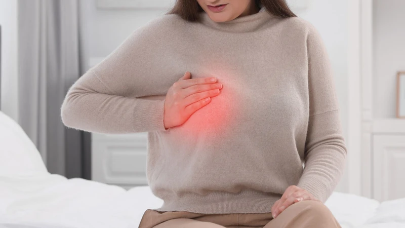 Đau núm vú là triệu chứng dễ nhận biết khi bị nứt cổ gà