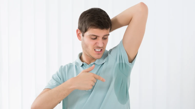Tăng tiết mồ hôi biểu hiện qua nhiều dấu hiệu đặc trưng, chủ yếu liên quan đến tình trạng tiết mồ hôi quá mức và kéo dài