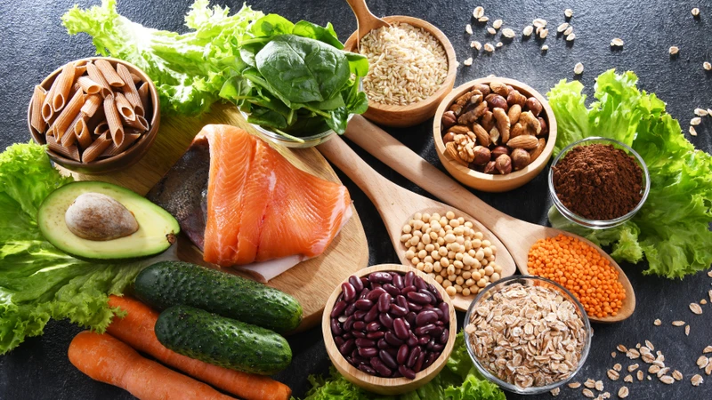 Đảm bảo chế độ ăn cân đối để duy trì hoạt động của cơ thể