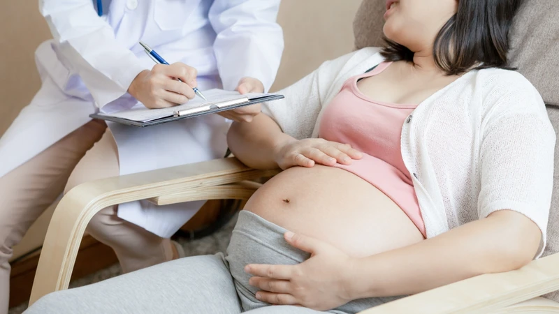 Theo dõi thai kỳ đầy đủ để đảm bảo thai nhi phát triển bình thường và phát hiện sớm các yếu tố nguy cơ