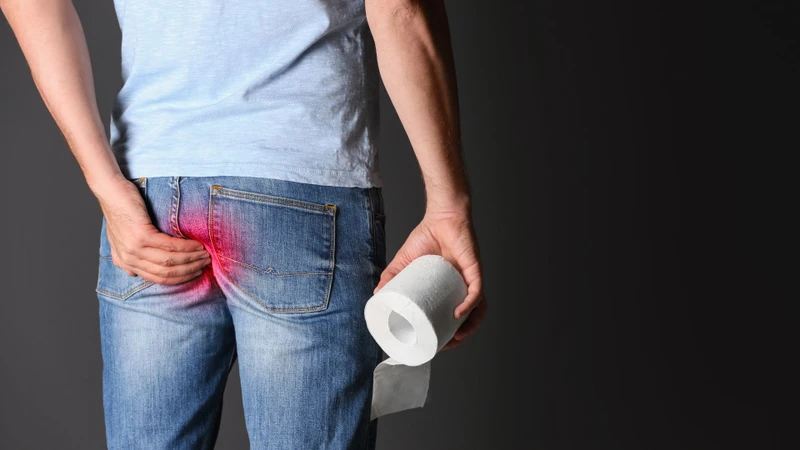 Ở trĩ nội độ 3, cảm giác đau có thể tăng lên khi búi trĩ sa nhiều