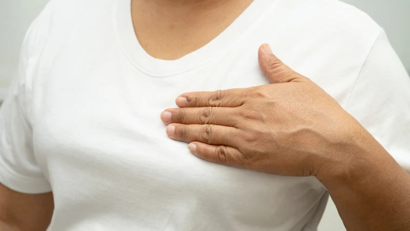 U nang vú có thể gây căng tức ngực