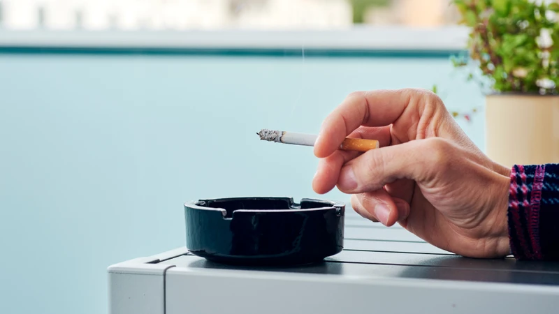 Hút thuốc lá kéo dài làm rối loạn cơ chế kiểm soát tăng sinh và dẫn đến hình thành ung thư amidan