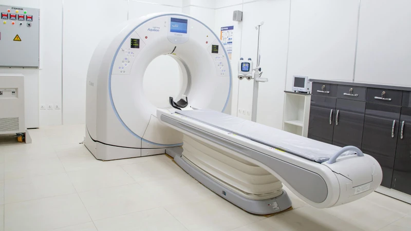 Chụp cộng hưởng từ não và hốc mắt giúp phát hiện tổn thương viêm hoặc mất myelin của dây thần kinh thị giác