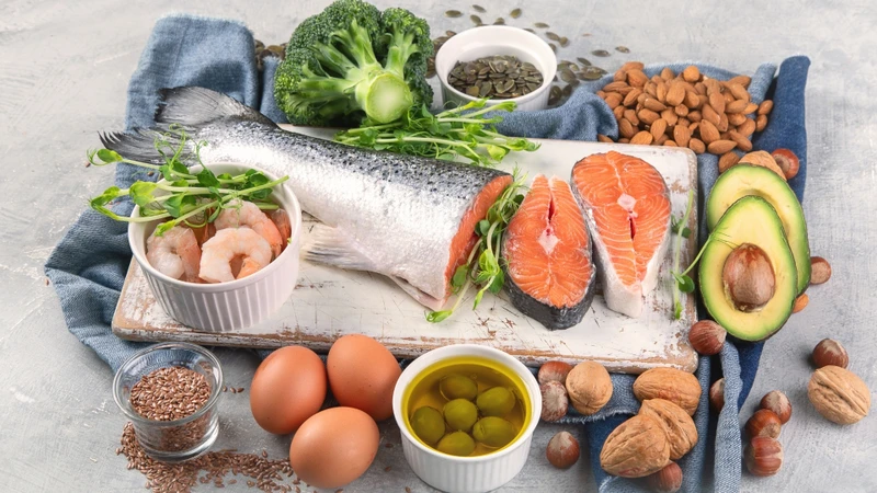 Omega-3 giúp duy trì độ ẩm cho mắt và hỗ trợ phục hồi tổn thương