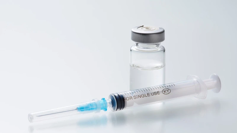 Việc tiêm vắc xin tránh các nguyên nhân nhiễm trùng có thể giúp giảm nguy cơ bệnh