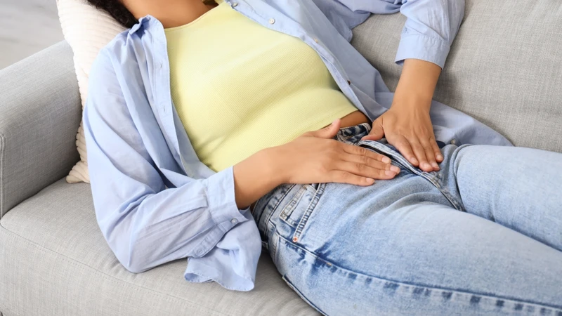 Một số bệnh nhân vẫn xuất hiện cảm giác đau bụng dưới định kỳ hàng tháng mặc dù không có kinh nguyệt