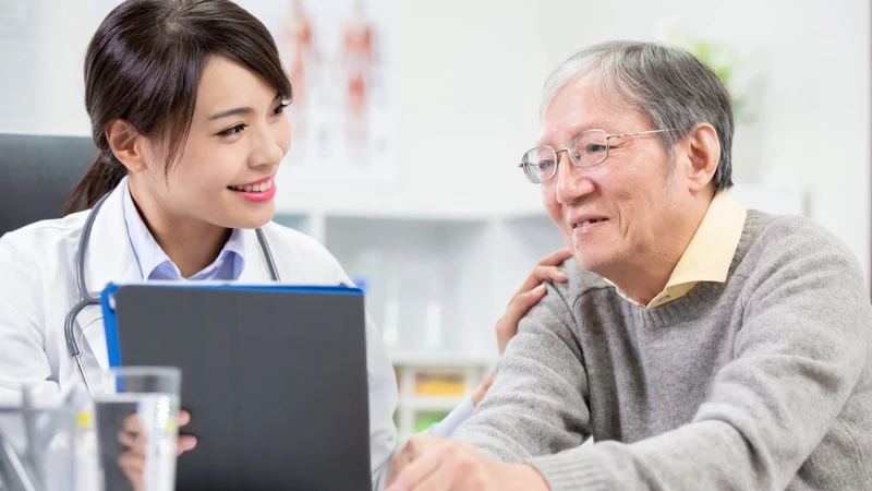 Việc nhận biết Parkinson chủ yếu dựa trên khám lâm sàng, phải có ít nhất hai triệu chứng đặc trưng