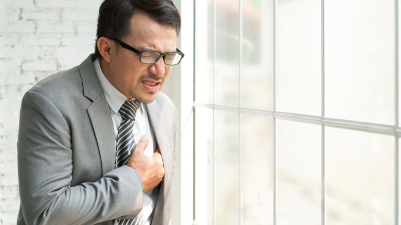 Nếu không được điều trị kịp thời, bệnh Basedow có thể dẫn đến các biến chứng nghiêm trọng như suy tim