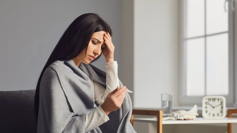 Người mắc bệnh Brucella có thể bị sốt dao động