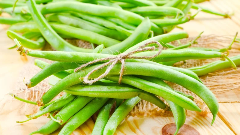 Vitamin C trong đậu que giúp hỗ trợ phòng ngừa sự hình thành tinh thể gây viêm khớp gout