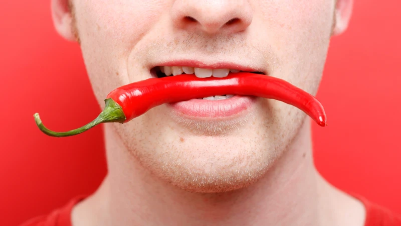 Không ít người băn khoăn bệnh gút có ăn được ớt không?