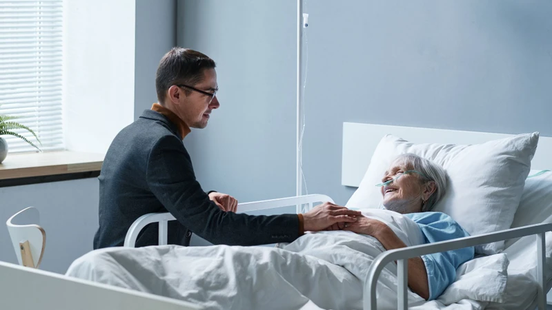 Bệnh lao phổi ở người già: Nguyên nhân, triệu chứng và phương pháp điều trị 3