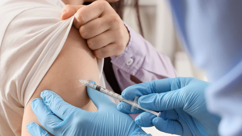 Bổ sung các hormone nội tiết thiếu hụt