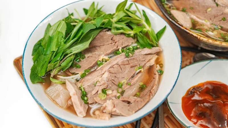 Bệnh nhân đau dạ dày ăn phở được không? 1