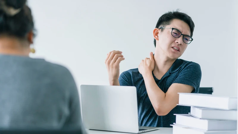 Bệnh Parkinson chịu tác động từ nhiều yếu tố ngoài di truyền, nam giới có nguy cơ cao hơn nữ giới