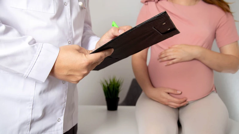 Mẹ bầu nên đi khám ngay khi thấy bụng to nhanh một cách bất thường