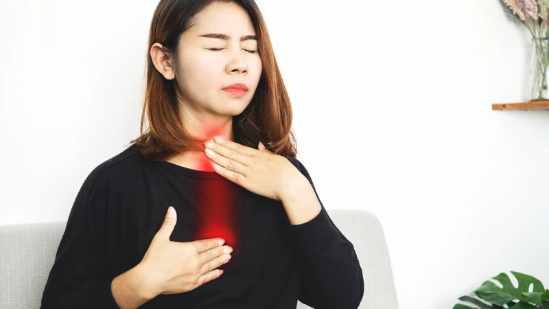 Trào ngược dạ dày - thực quản tạo nên cảm giác đắng hoặc chua miệng