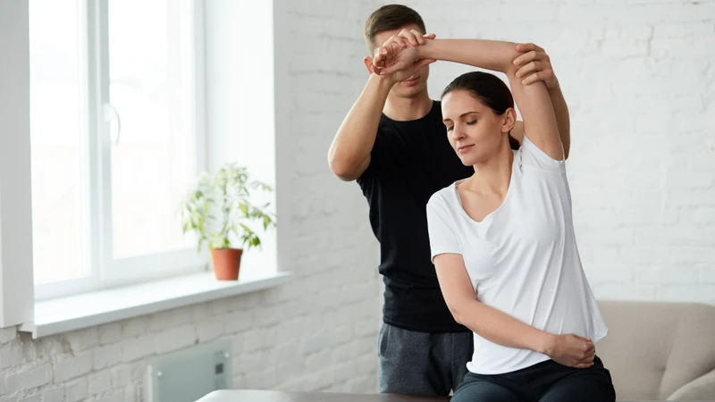 Tập luyện thể dục phù hợp để chăm sóc sức khỏe xương khớp