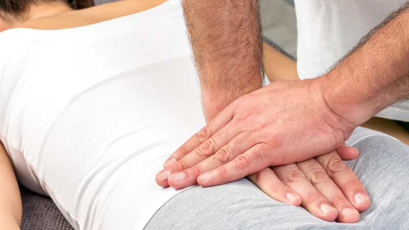 Vật lý trị liệu có thể hỗ trợ giảm đau và cải thiện khả năng vận động