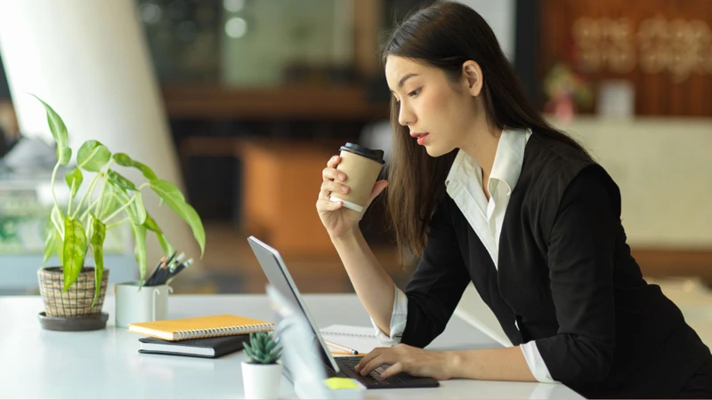 Dân văn phòng nên ưu tiên cà phê ít đường khi sử dụng