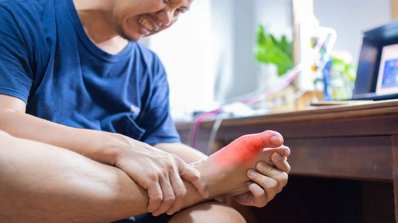 Nên đi khám nếu xuất hiện cơn đau khớp dữ dội lần đầu