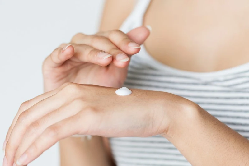 Bị kiến ba khoang cắn bôi gì? Lưu ý khi dùng thuốc bôi kiến ba khoang cắn 4