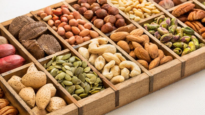 Các loại ngũ cốc nguyên hạt cung cấp carbohydrate, chất xơ cùng nhiều vitamin và khoáng chất