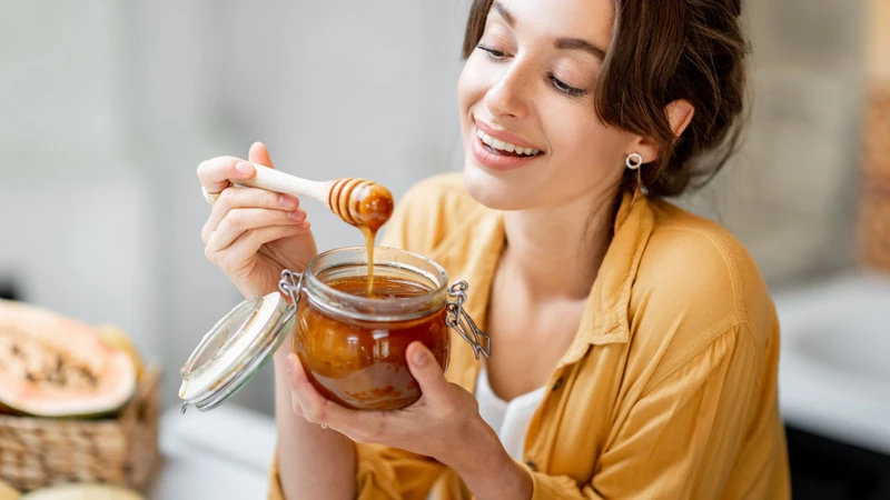 Người bị suy thận không mắc đái tháo đường có thể dùng một lượng nhỏ mật ong