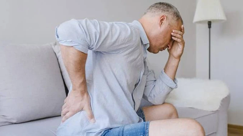 "Bị thoát vị đĩa đệm kiêng quan hệ đúng không?" là thắc mắc thường gặp của người bệnh