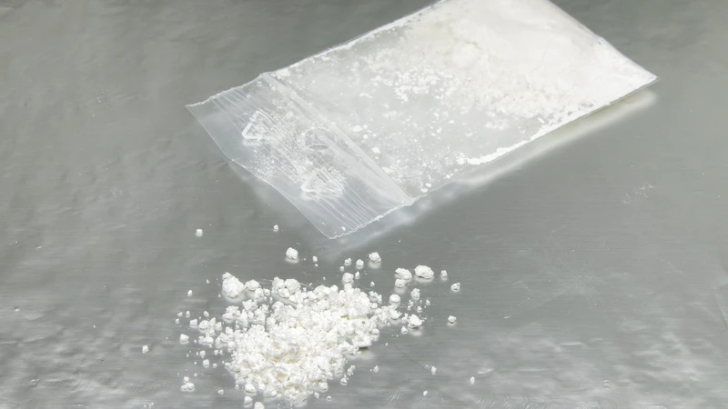 Một số chất gây nghiện như opioid, marijuana và cocaine có thể gây tiết sữa khi không mang thai