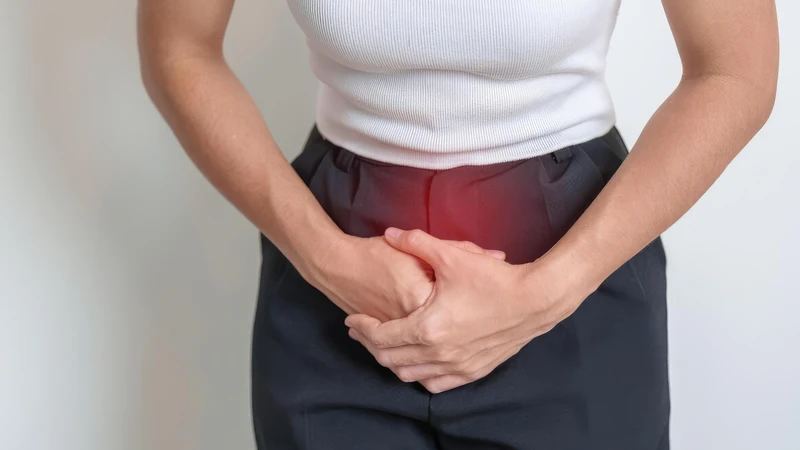 Đừng chủ quan với các dấu hiệu căng tức vùng bụng dưới sau khi rút ống thông