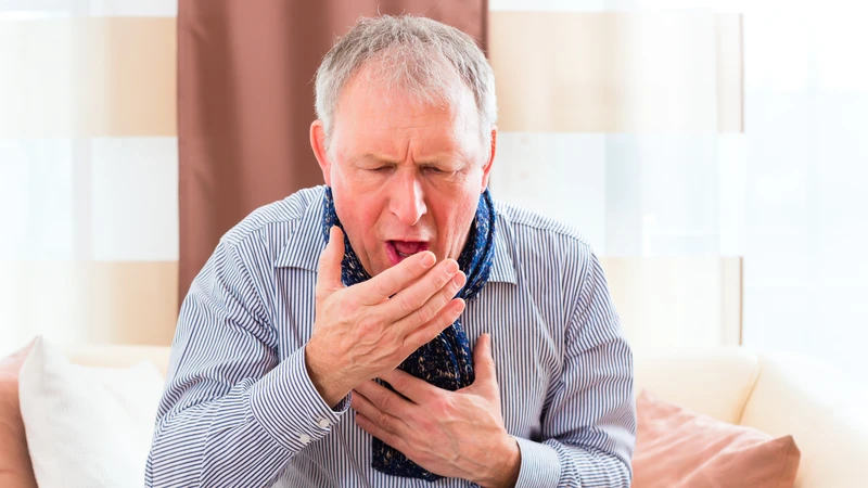 Mức độ nguy hiểm của biến chứng cúm mùa ở người cao tuổi