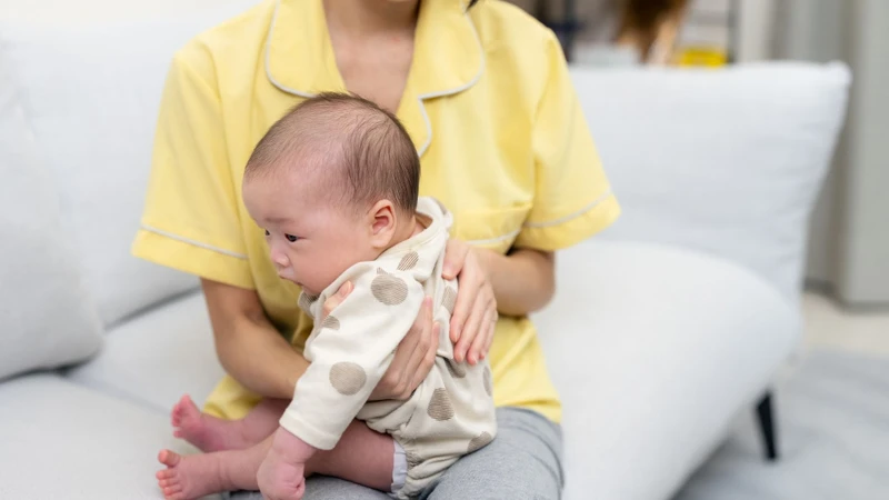 Chăm sóc đúng cách giúp hạn chế đầy hơi và khó chịu sau bú