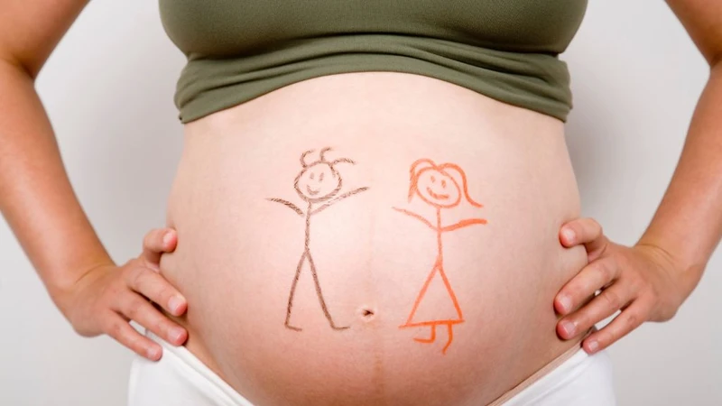 Bụng tròn là trai hay gái? Chăm sóc mẹ bầu ra sao khi bụng lớn? 1