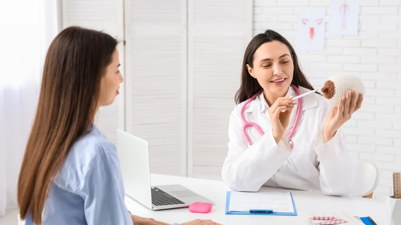 Việc chỉ định xét nghiệm dựa trên tình trạng bệnh cụ thể và mục tiêu theo dõi